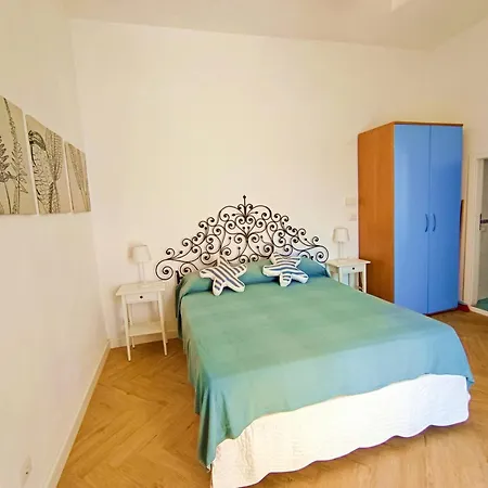 Maridea - Hipparchia Ponza